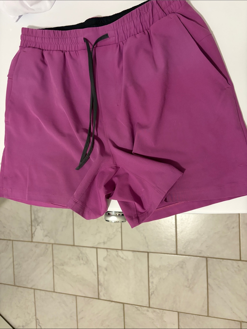lululemon athletica Men’s Magenta Swim Trunks with Drawstring